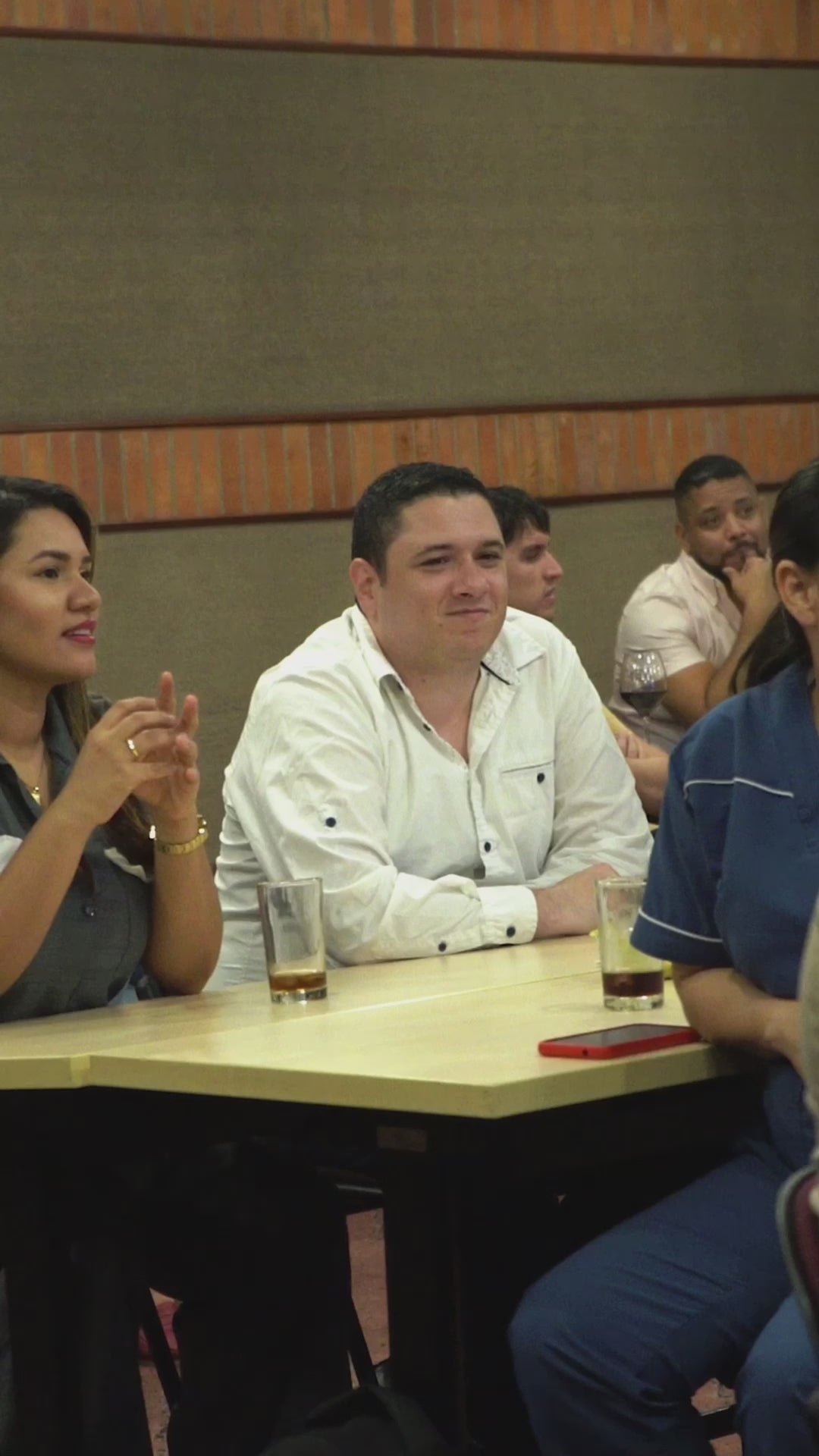 Cargar video: 
